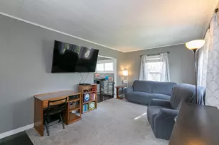 620 Sherry St, Neenah, WI 54956 - Photo 2