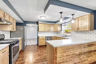 426 Custer Ct, Green Bay, WI 54301 - Photo 6