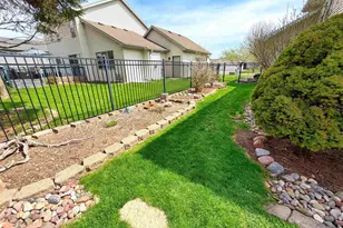90 Rolling Green Cir, Oshkosh, WI 54904 - Photo 44