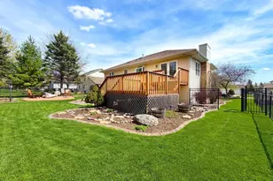 90 Rolling Green Cir, Oshkosh, WI 54904 - Photo 38