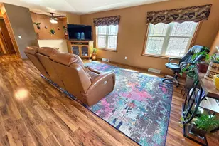 90 Rolling Green Cir, Oshkosh, WI 54904 - Photo 6
