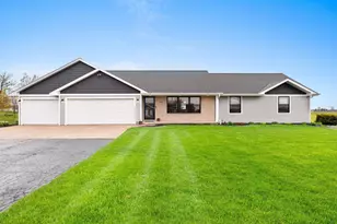 3154 Green Meadow Dr, De Pere, WI 54115 - Photo 2