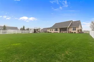 W6681 Charleen Ln, Greenville, WI 54942 - Photo 50