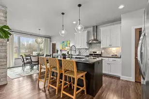 W6681 Charleen Ln, Greenville, WI 54942 - Photo 6