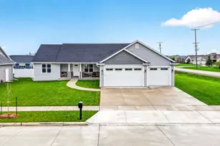 3309 E Aquamarine Ave, Appleton, WI 54913 - Photo 2