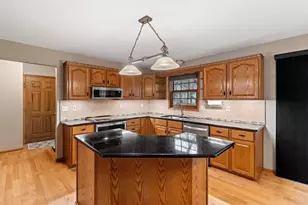 228 Bosworth Ln, Neenah, WI 54956 - Photo 34