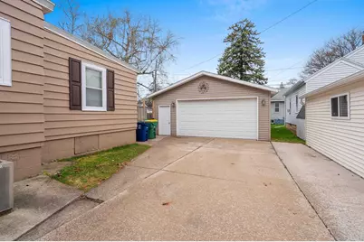 806 11th Avenue, Green Bay, WI 54304 - Photo 2