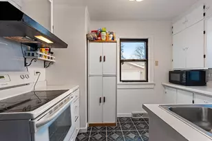 806 11th Ave, Green Bay, WI 54304 - Photo 8