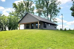 247 E Madison St, Clintonville, WI 54929 - Photo 2