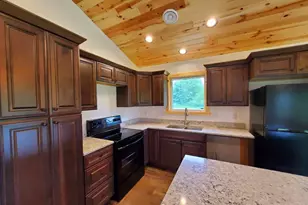 247 E Madison St, Clintonville, WI 54929 - Photo 12