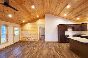 247 Madison St, Clintonville, WI 54929 - Photo 6