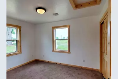 247 E Madison Street, Clintonville, WI 54929 - Photo 22