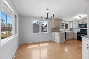 736 Melissa St, Menasha, WI 54952 - Photo 10