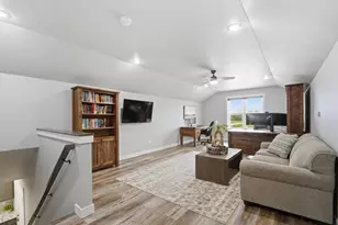 594 Prairie Gardens Ln, Pulaski, WI 54162 - Photo 28