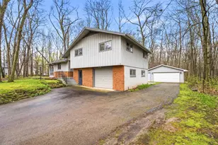 9156 Center Rd, Neenah, WI 54956 - Photo 2
