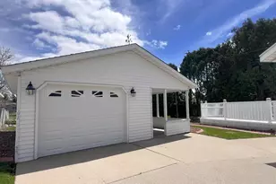 928 S Westfield St, Oshkosh, WI 54902 - Photo 2
