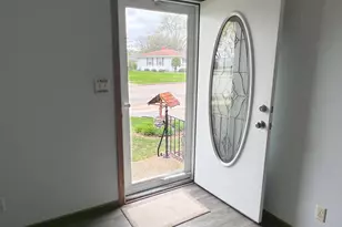 928 S Westfield St, Oshkosh, WI 54902 - Photo 6