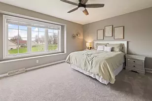 498 Windrose Ct, Green Bay, WI 54311 - Photo 10