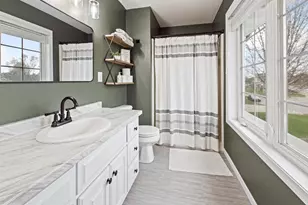 498 Windrose Ct, Green Bay, WI 54311 - Photo 12