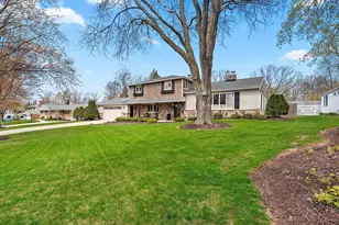 180 Arbor Ln, Green Bay, WI 54301 - Photo 6