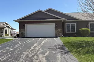 1256 Cameron Cir, Neenah, WI 54956 - Photo 2
