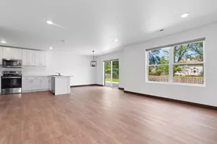 735 Hoffman Rd, Green Bay, WI 54301 - Photo 4