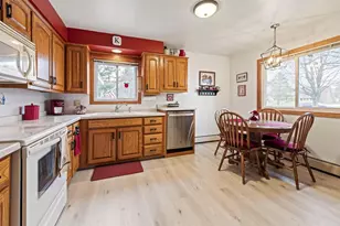 1119 Florence St, Marinette, WI 54143 - Photo 6