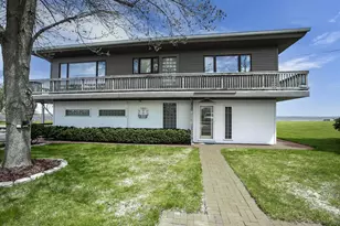 2384 Hickory Ln, Oshkosh, WI 54901 - Photo 6
