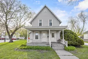 434 S Jackson St, Green Bay, WI 54301 - Photo 2