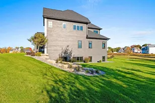 2011 Labyrinth Ln, De Pere, WI 54115 - Photo 78