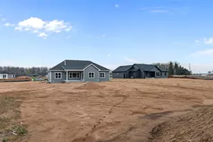 W5759 Roundstone Pl, Menasha, WI 54952 - Photo 18