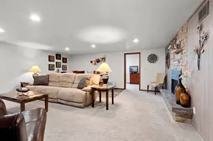 2203 Gilson Ct, Green Bay, WI 54304 - Photo 22