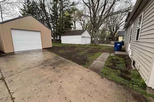 93 Garfield Ave, Clintonville, WI 54929 - Photo 2