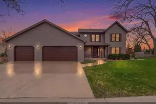 1630 Maricopa Dr, Oshkosh, WI 54904 - Photo 1