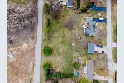 2525 Breezewood Lane, Neenah, WI 54956 - Photo 20