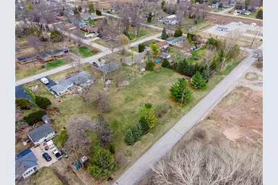 2525 Breezewood Lane, Neenah, WI 54956 - Photo 2