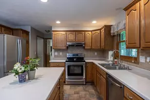 W5940 Moonflower Dr, Appleton, WI 54915 - Photo 4