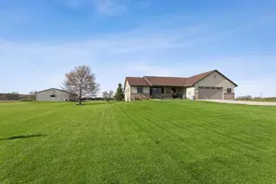 W2150 Crosstown Rd, Hilbert, WI 54129 - Photo 28
