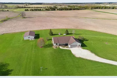W2150 Crosstown Road, Hilbert, WI 54129 - Photo 2