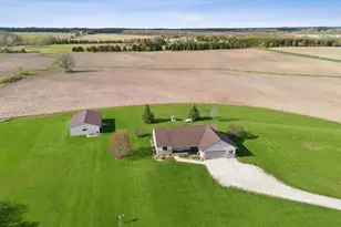 W2150 Crosstown Rd, Hilbert, WI 54129 - Photo 2