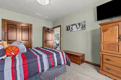 1355 Prairie Lake Circle, Neenah, WI 54956 - Photo 48