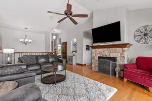 1355 Prairie Lake Cir, Neenah, WI 54956 - Photo 6