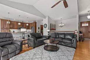 1355 Prairie Lake Cir, Neenah, WI 54956 - Photo 8