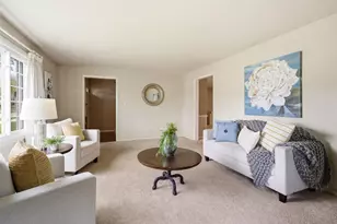 2717 N Elmwood Ct, Appleton, WI 54911 - Photo 4