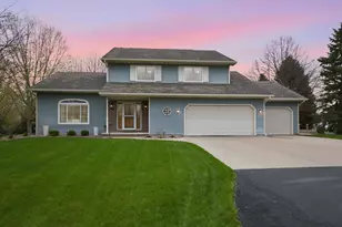 140 Overland Trail, Oshkosh, WI 54904 - Photo 2