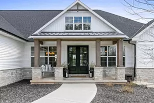 699 Blackberry Ct, Oneida, WI 54155 - Photo 2