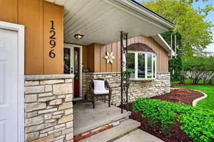 1296 Lakeview Ln, Menasha, WI 54952 - Photo 2