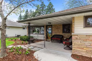 1611 Nicholas St, Appleton, WI 54914 - Photo 4