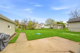 920 N Lark St, Oshkosh, WI 54902 - Photo 18
