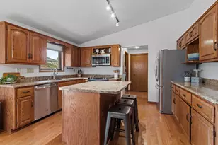2212 W Seneca Dr, Appleton, WI 54914 - Photo 12